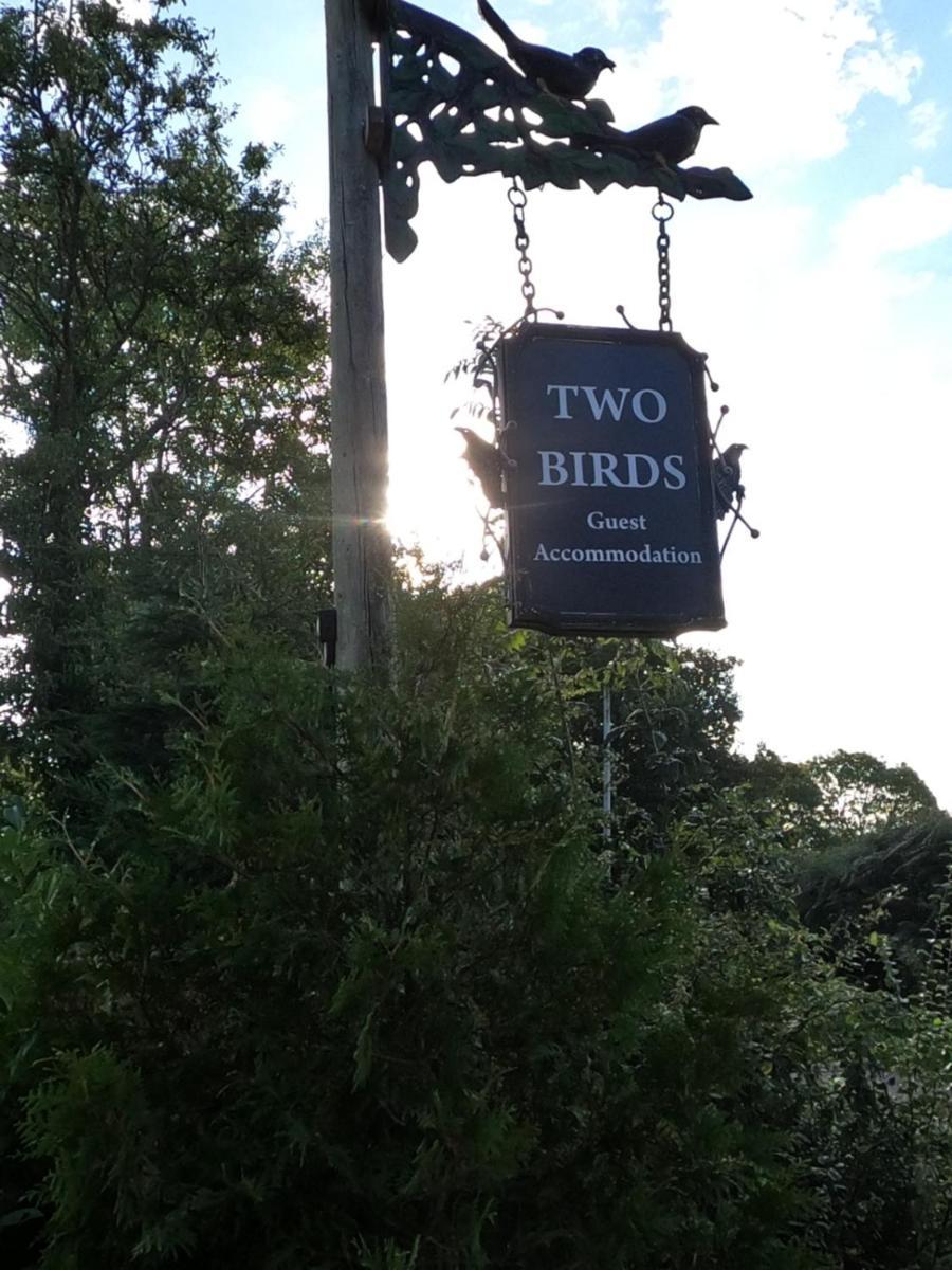 Two Birds Weekly Stay มาล์มสบรี ภายนอก รูปภาพ